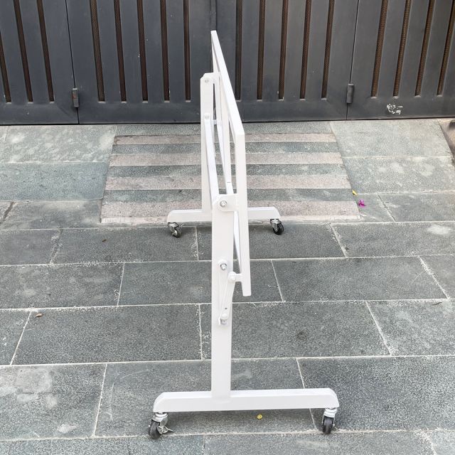 Chân bàn gấp gọn màu trắng có bánh xe CHB68047 Chân bàn gấp gọn màu trắng có bánh xe CHB68047