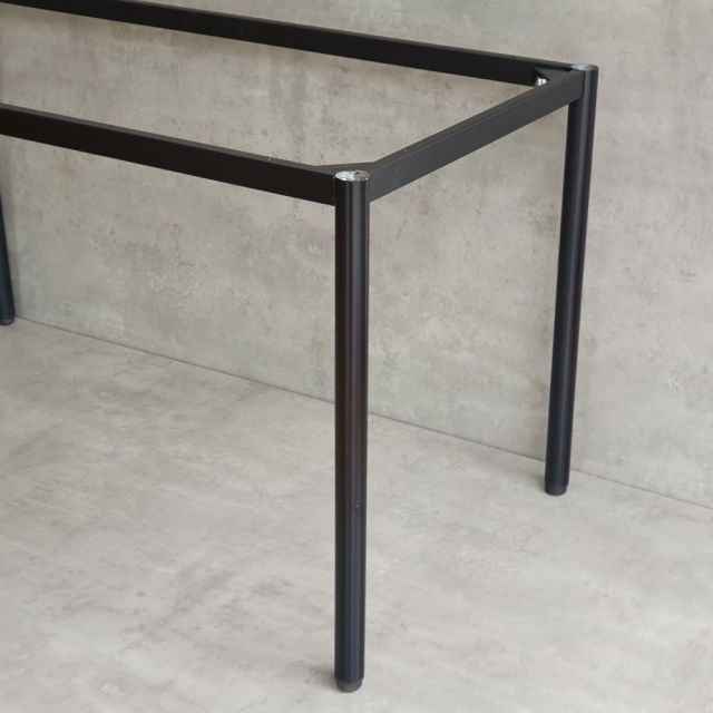 Chân sắt lắp ráp cho bàn 140x70cm hệ OMA I sơn tĩnh điện HCOM004 Chân sắt lắp ráp cho bàn 140x70cm hệ OMA I sơn tĩnh điện HCOM004